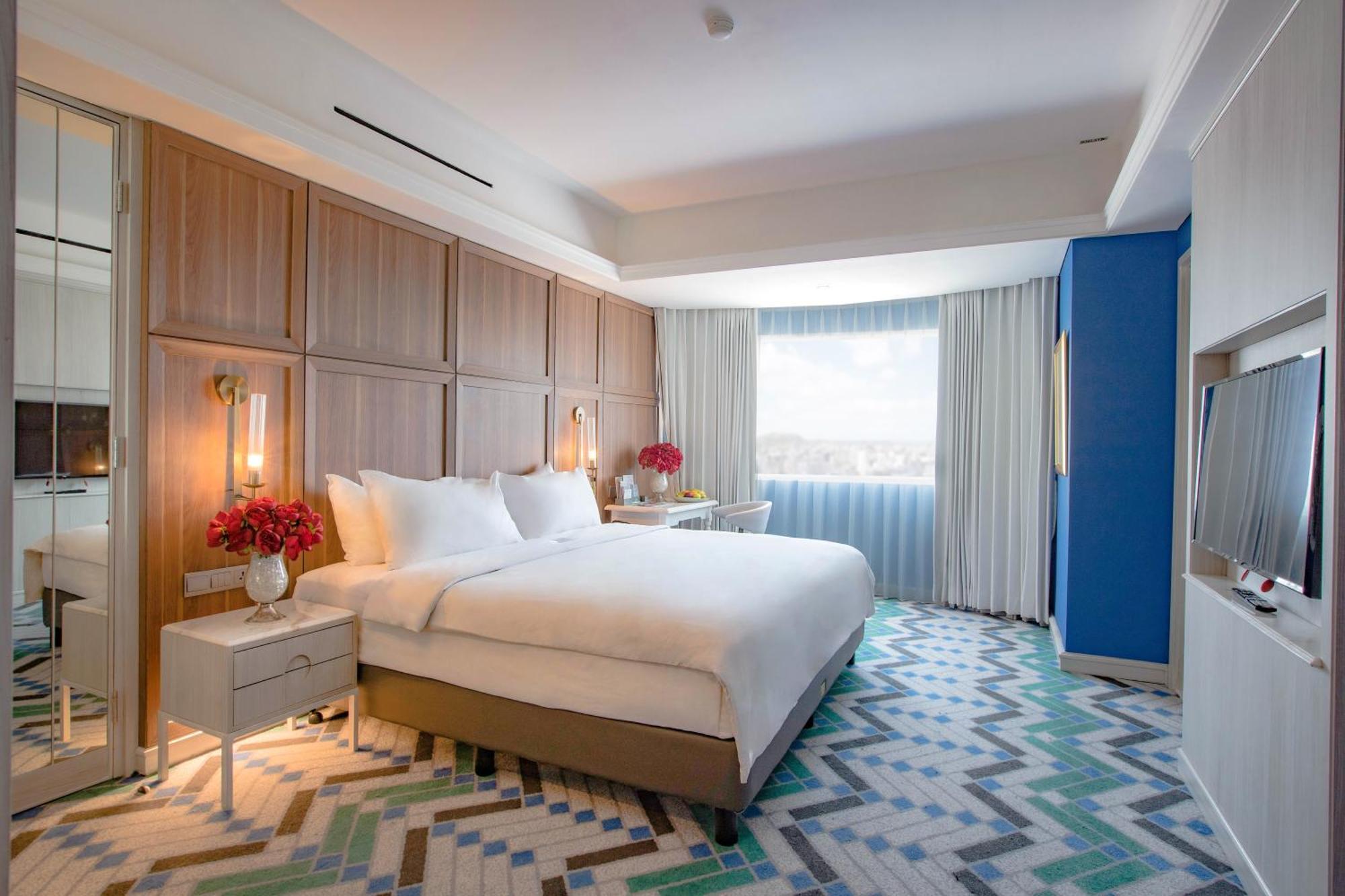 Hotel Paragon & Residences 4*